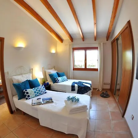 Holiday home Traditionelles Mit Pool Und Carport Sa Pobla