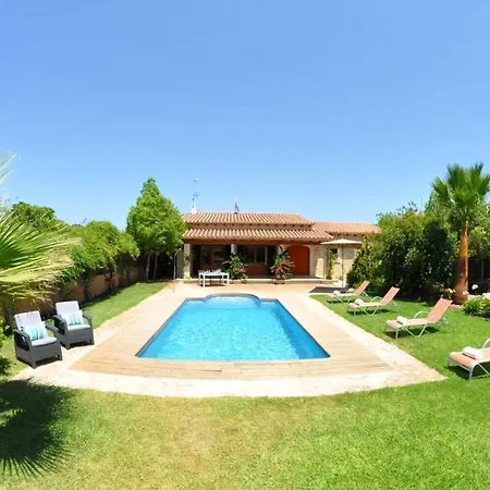 Holiday home Traditionelles Mit Pool Und Carport Sa Pobla